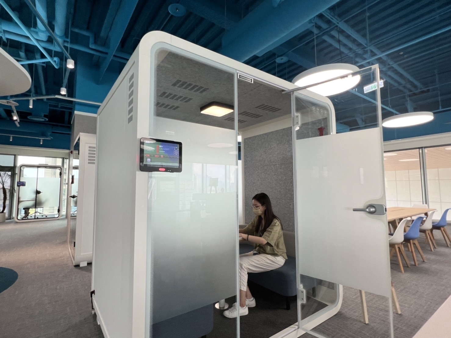 人生就是搏高雄據點的智慧行動辦公艙，展現人生就是搏在面板以外的研發應用軟實力